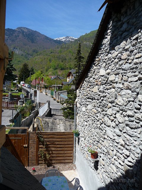 laruns_bourg_10.jpg - Vue de la chambre 2
