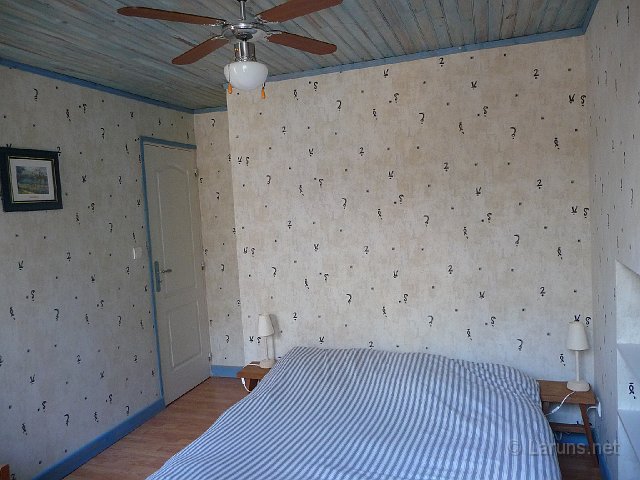 laruns_bourg_12.jpg - Chambre 1 / lit double