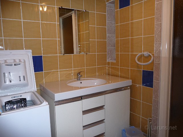 laruns_bourg_6.JPG - Salle d'eau