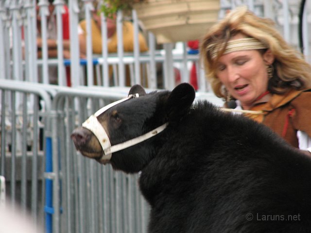 laruns_fromage6.JPG - Montreur d'Ours