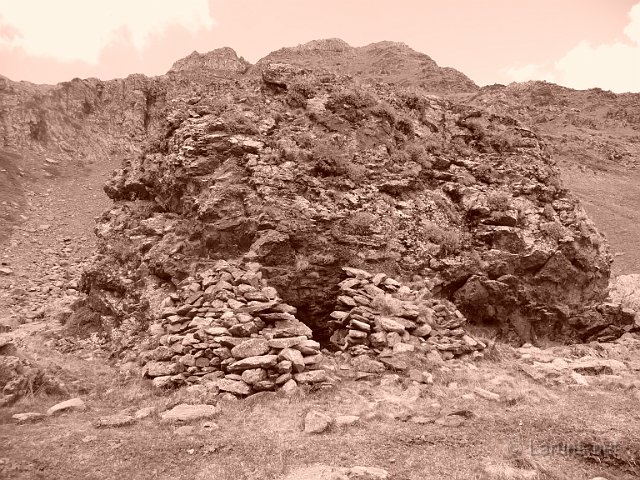 laruns_anayet_16.JPG - Un vieil abris de Berger