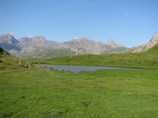 Laruns_Peyrelue_3_1_Lac.jpg - Petit lac au bout du plateau